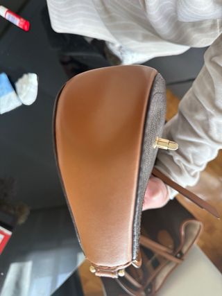 Michael Kors Carmen Pouchette Pequeña