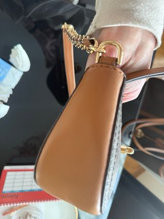 Michael Kors Carmen Pouchette Pequeña