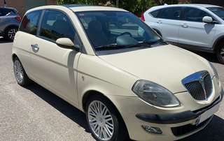 Lancia Ypsilon techo panorámico