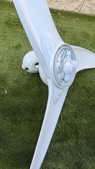 Ventilador de techo blanco