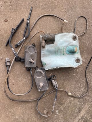 Limpiafaros con motores Nissan Patrol 260