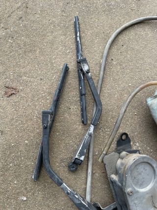 Limpiafaros con motores Nissan Patrol 260