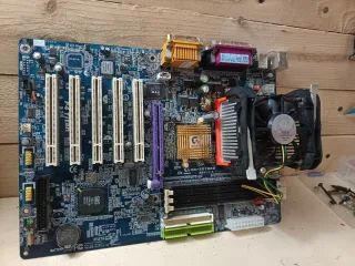 Placa base Gigabyte GA-8ST800