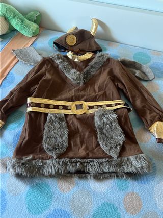 Disfraz Vikingo Marrón con Capucha t cinturón.