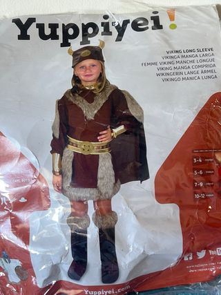 Disfraz Vikingo Marrón con Capucha t cinturón.