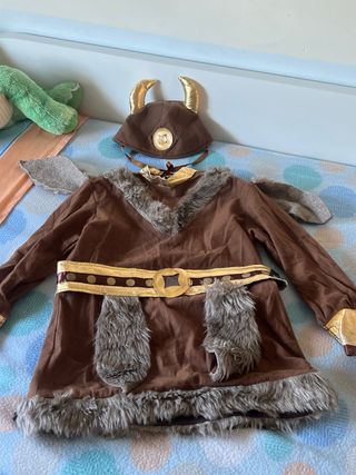 Disfraz Vikingo Marrón con Capucha t cinturón.