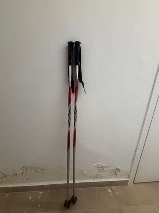 Esquís Rossignol con fijaciones