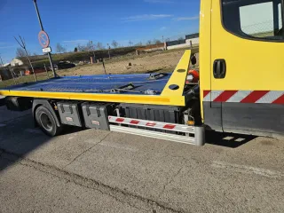 Grua portacoches iveco daily