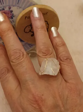 Anillo Piedra Blanca y Dorado