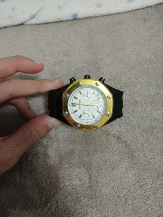 Reloj SKYLINE Negro y Dorado