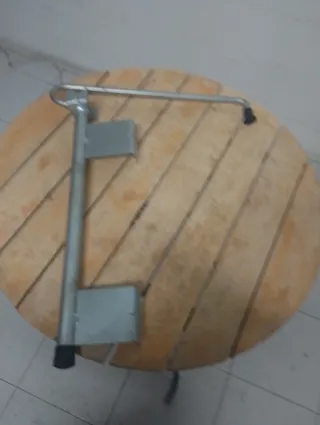 Sujetapuertas universal para semirremolques