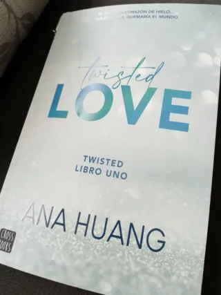 Twisted 1. Twisted love