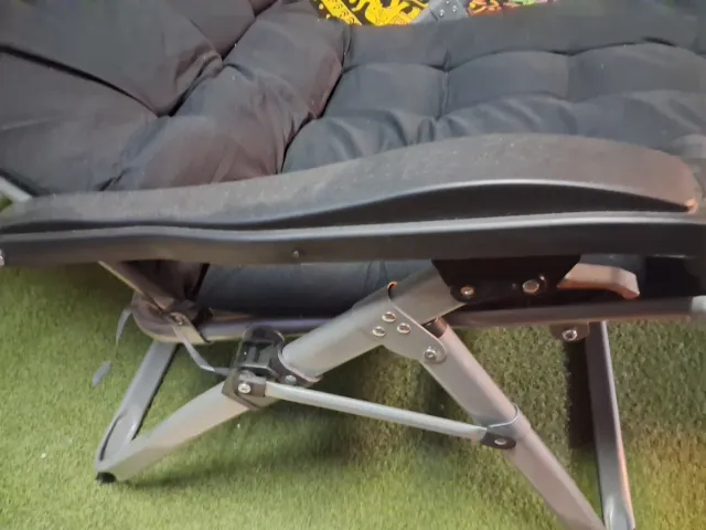 Tumbona plegable negra