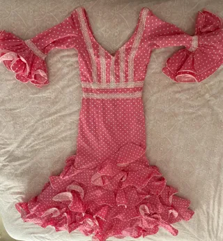 Traje de flamenca rosa lunares