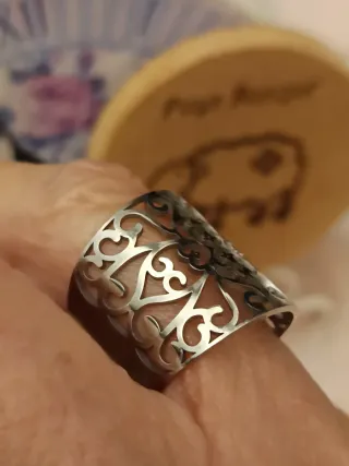 Anillo Acero plateado con diseño calado