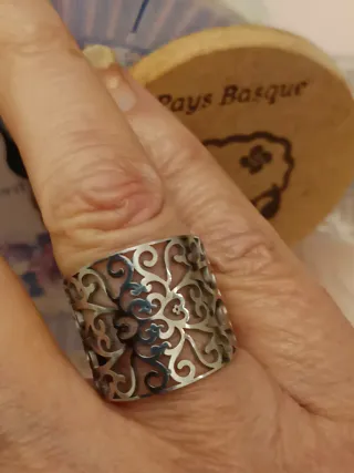 Anillo Acero plateado con diseño calado