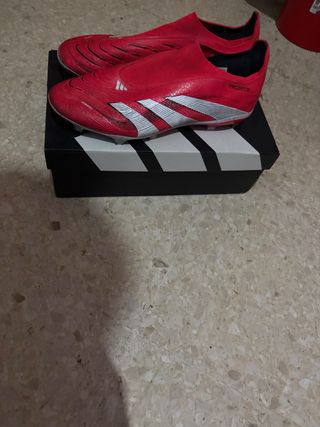 Botas Adidas Predator sin cordones poco uso