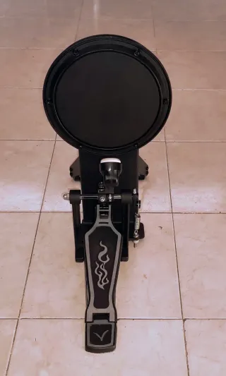 Bombo + pedal para batería Millenium