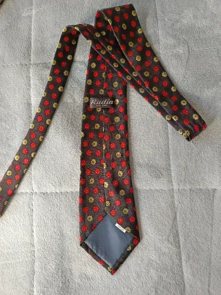 Corbata de Seda Negra Flores Rojas y Verdes