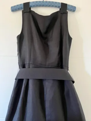 Vestido negro con cinturón