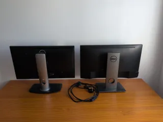 2 Monitores Dell 24 Widescreen