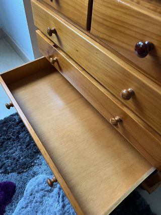 Cómoda de pino con 5 cajones