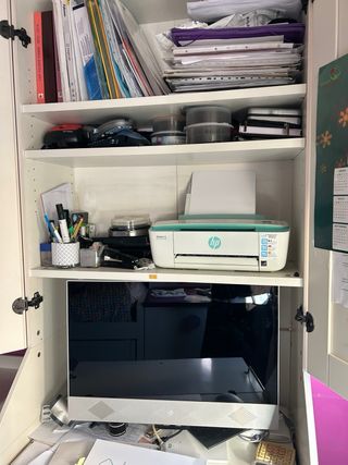 Mobile da ufficio bianco con panca