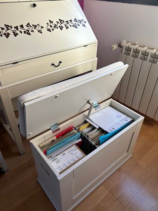 Mobile da ufficio bianco con panca