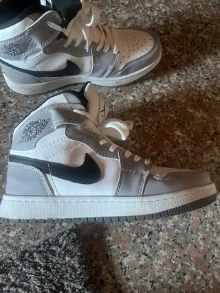 Scarpe Jordan Grigio Bianco