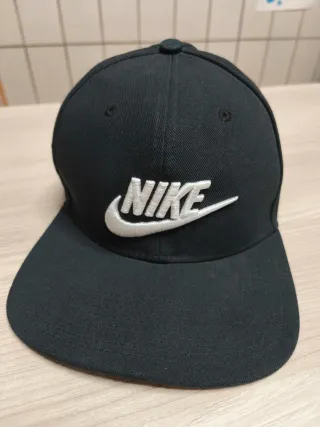 Gorra Nike Negra Bordada