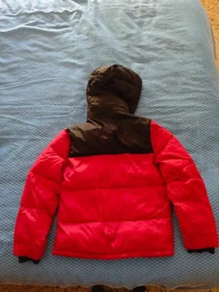 Chaqueta Hollister Invierno Negra y Roja Talla XS