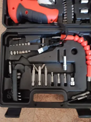 Taladro Inalámbrico con Accesorios