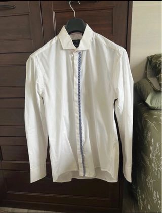 Americana azul marino talla 48 Camisa talla 40