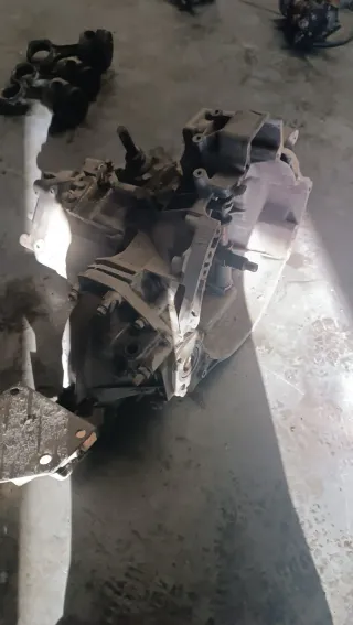 Lote piezas Peugeot J5