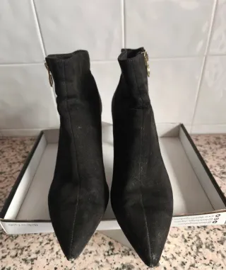 Botas tacón punta fina negras