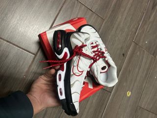 Tênis Nike Shox Branco e Vermelho