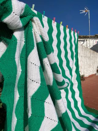 Manta de ganchillo patchwork hecha a mano