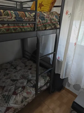 Litera metálica gris colchones y edredones