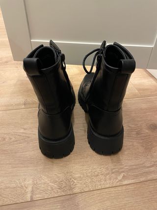 Botas negras estilo militar talla 36