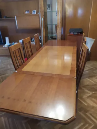 Mesa de comedor Extensible y 6 sillas.
