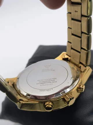 Reloj Guess Dorado Unisex Cronógrafo