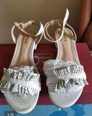 Sandalias blancas mujer talla 36. Marca Foscos