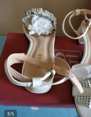 Sandalias blancas mujer talla 36. Marca Foscos