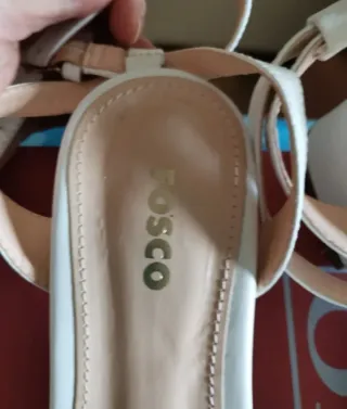 Sandalias blancas mujer talla 36. Marca Foscos