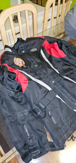Chaqueta Moto/Montaña Negra y Roja