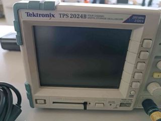 Tektronix TPS 2024B Osciloscopio