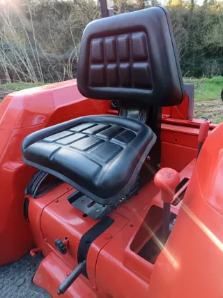 Tractor Kubota con pala.L 4200