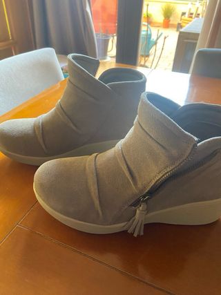 Botines Skechers Beige