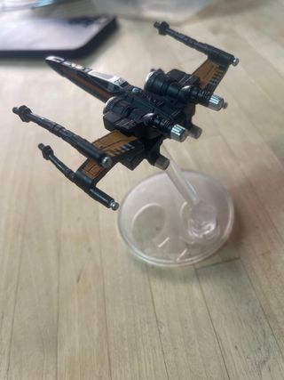 Nave Hot Wheels X-Wing Negra y Naranja