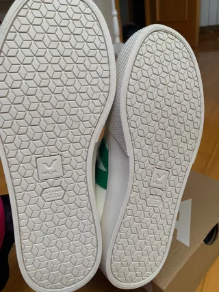 Zapatillas Veja Blancas y Verdes Talla 39